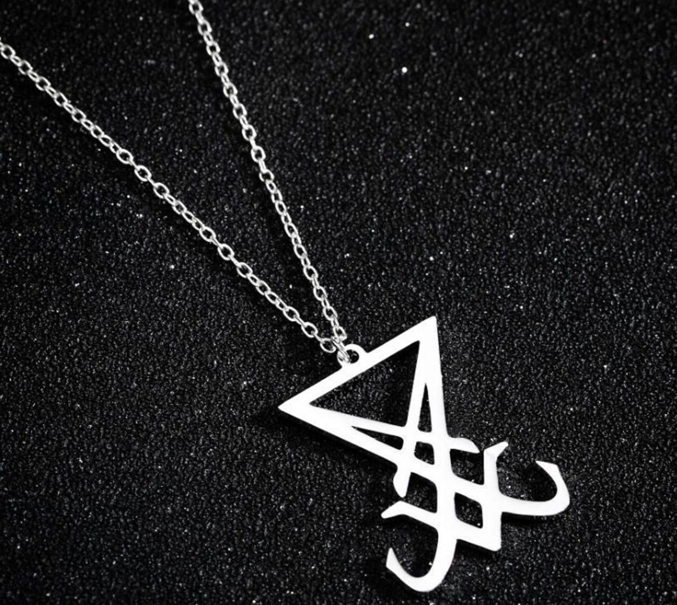 Bw necklace-Model 21
