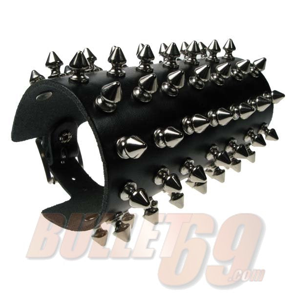 WB020 7 Row Spike Leather Wristband