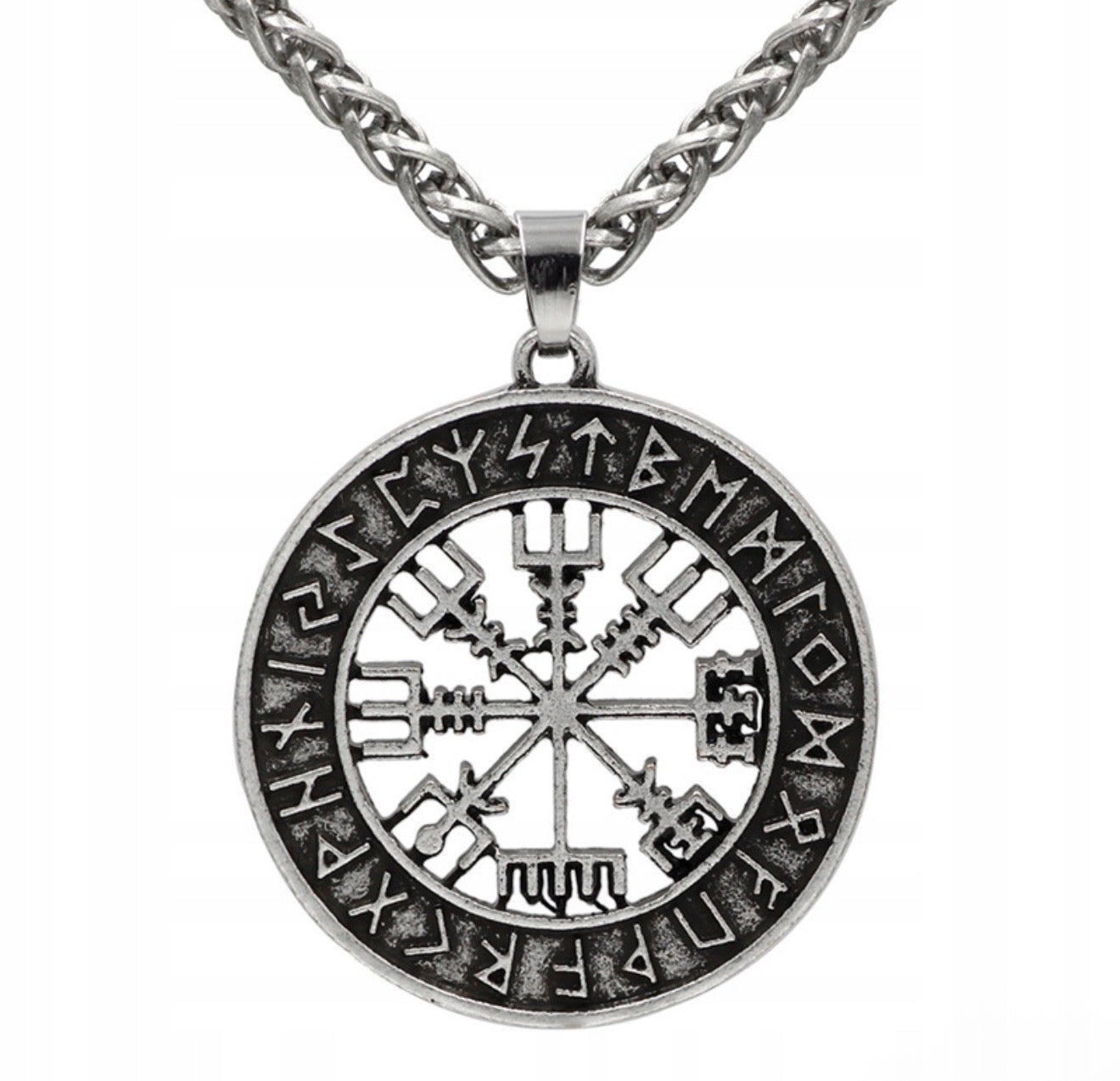 Bw necklace-Model 3