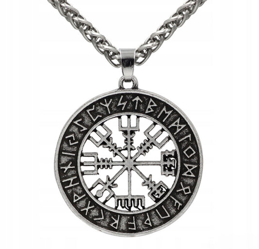 Bw necklace-Model 3