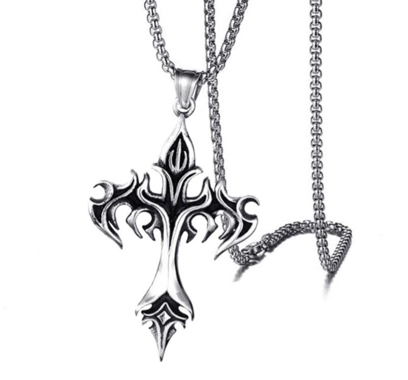 Bw necklace-Model 1