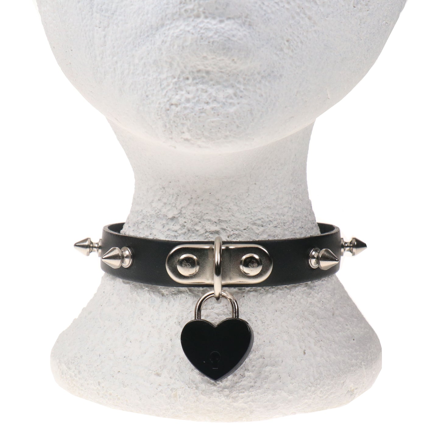 NB322A	 1 ROW  BLACK HEART LEATHER NECKBAND