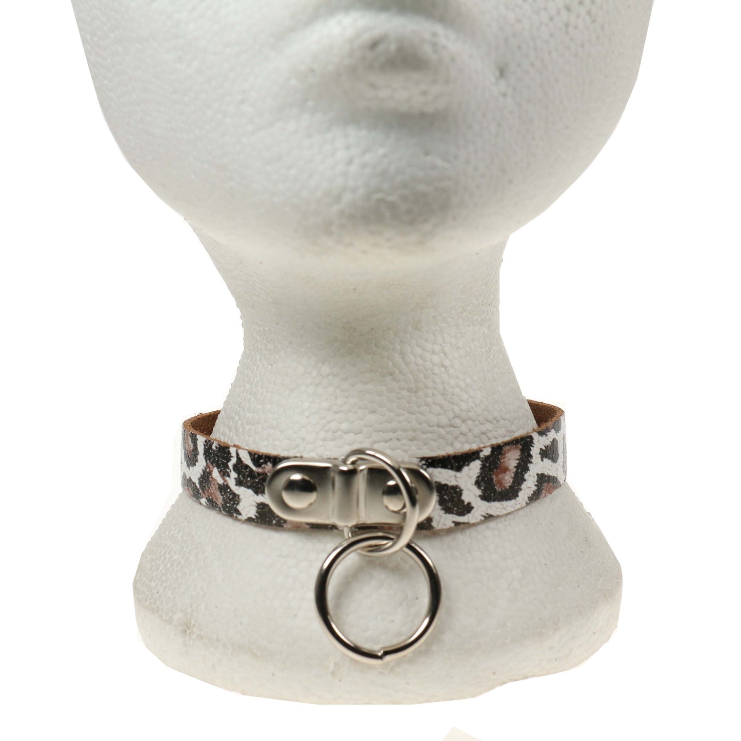 NB239	 1 Row Handle Plate with Small Ring Leather Neckband Leopard